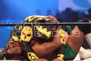 GUERRA DE TITANES TRIPLE AAA