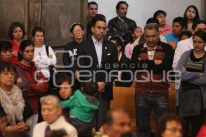 JAVIER LOZANO ASISTE A MISA EN CATEDRAL