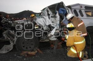 MUERE HOMBRE PRENSADO EN VIA ATLIXCAYOTL