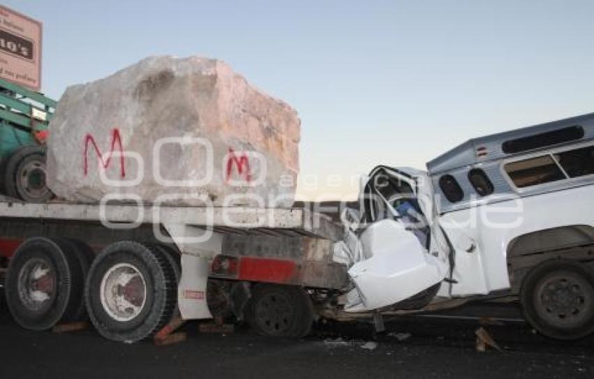 MUERE HOMBRE PRENSADO EN VIA ATLIXCAYOTL