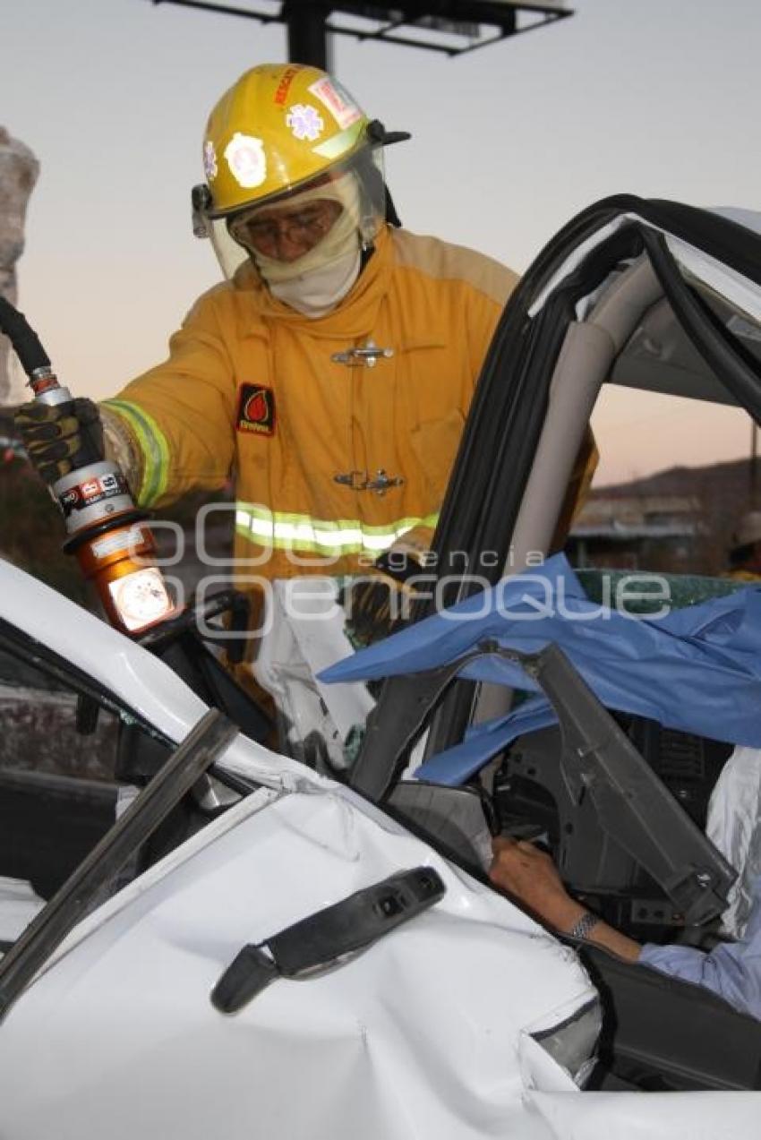 MUERE HOMBRE PRENSADO EN VIA ATLIXCAYOTL