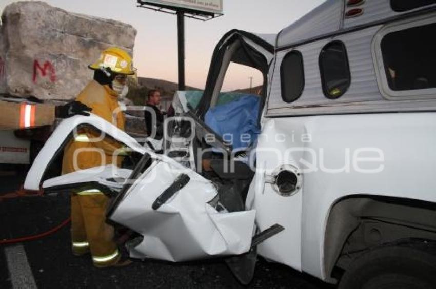 MUERE HOMBRE PRENSADO EN VIA ATLIXCAYOTL