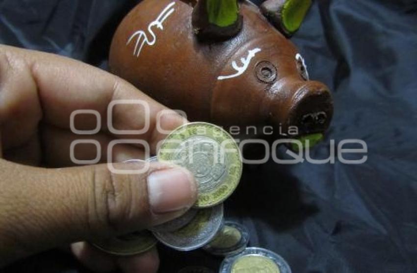 ECONOMÍA . DINERO