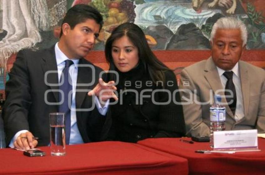 FIRMA AYUNTAMIENTO CON LAS 17 JUNTAS AUXILIARES