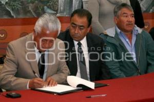 FIRMA AYUNTAMIENTO CON LAS 17 JUNTAS AUXILIARES