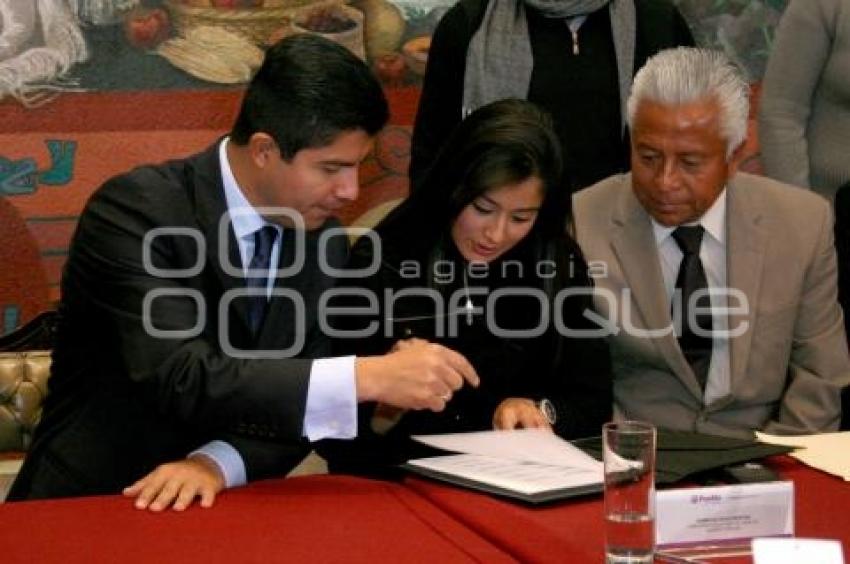 FIRMA AYUNTAMIENTO CON LAS 17 JUNTAS AUXILIARES