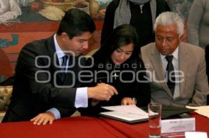FIRMA AYUNTAMIENTO CON LAS 17 JUNTAS AUXILIARES