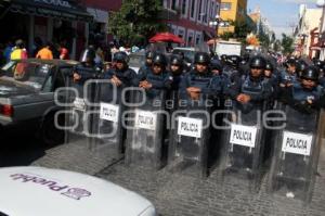 POLICÍAS. OPERATIVO CONTRA AMBULANTE