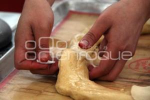 PREPARACIÓN ROSCA DE REYES. UPAEP