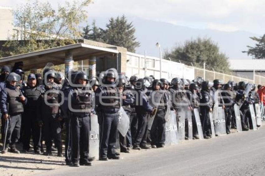 ENFRENTAMIENTO ENTRE POLICÍA ANTORCHA CAMPESINA