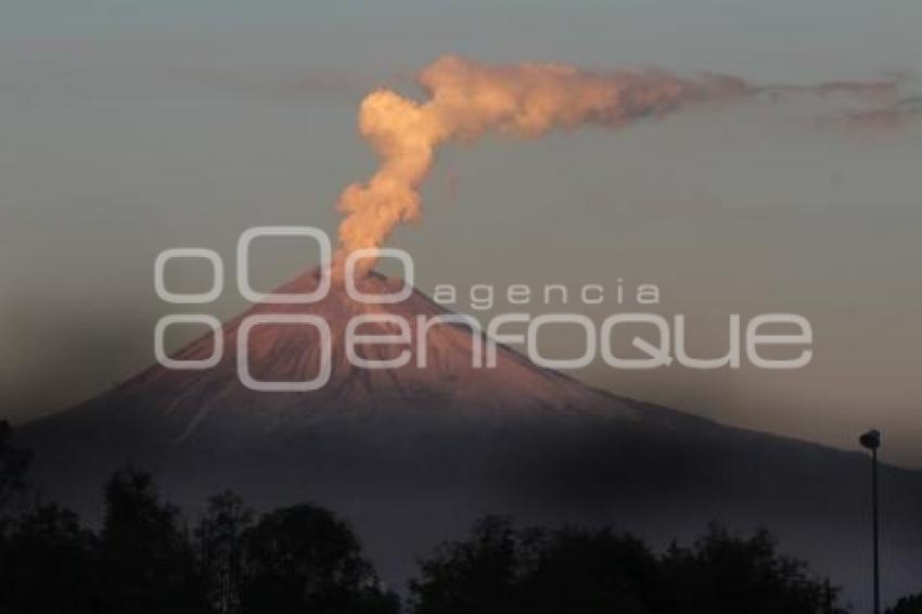 FUMAROLA VOLCÁN POPOCATÉPETL