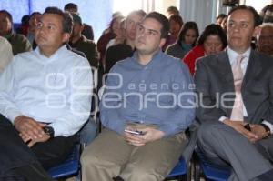 PANISTAS SE REUNEN A VER EL DEBATE