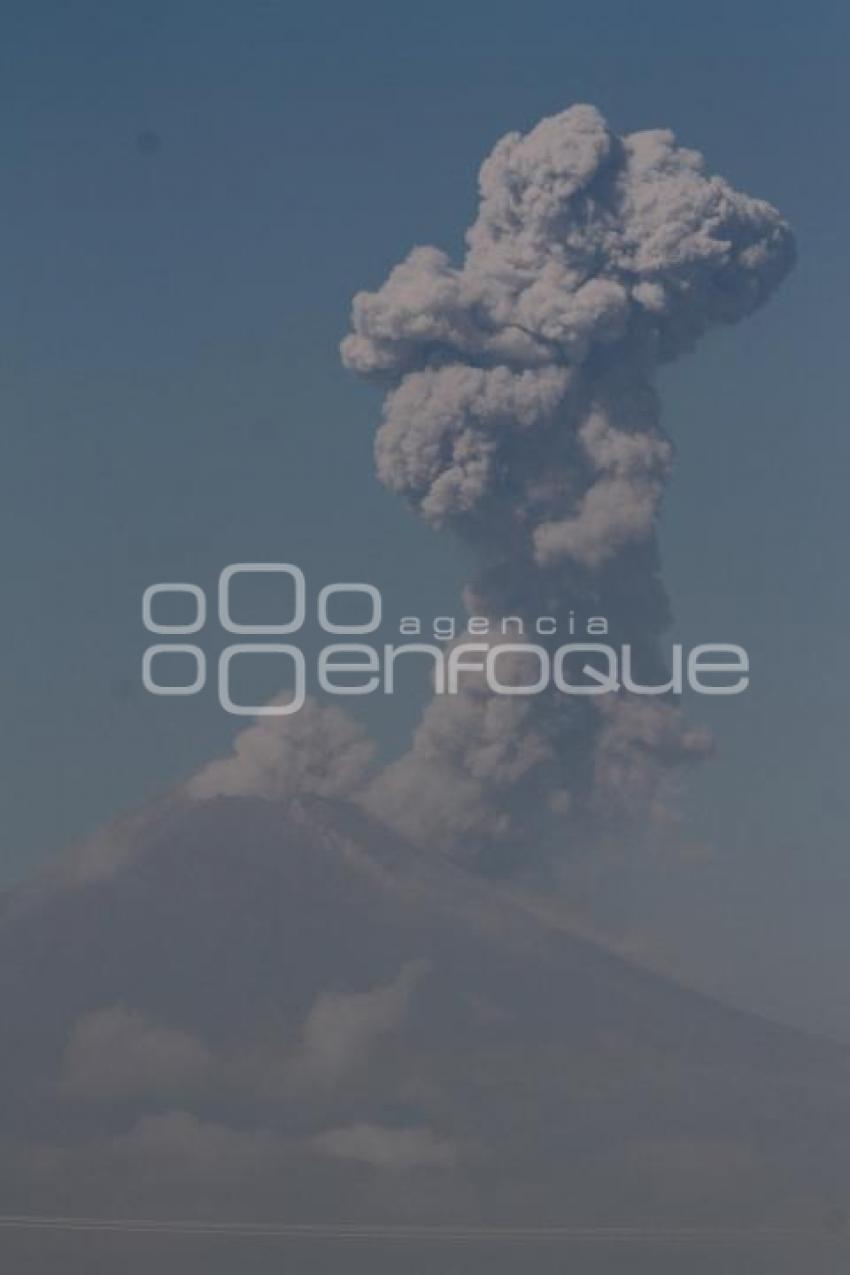 FUMAROLA VOLCÁN POPOCATÉPETL