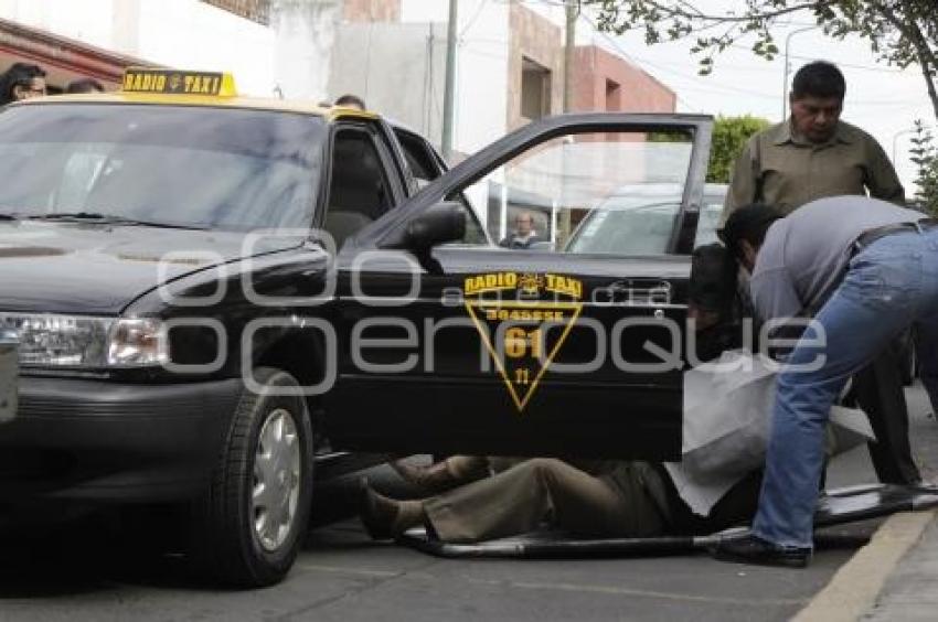 ASESINAN A TAXISTA A BORDO DE SU UNIDAD