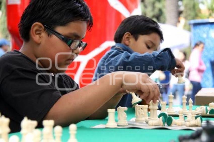 AJEDREZ EN EL ZÓCALO