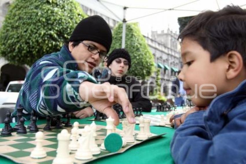 AJEDREZ EN EL ZÓCALO