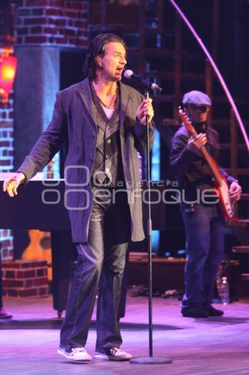 RICARDO ARJONA SIGLO XXI