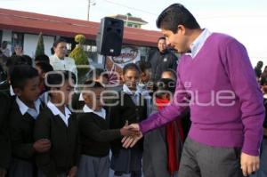 EDUARDO RIVERA ENTREGÓ DESAYUNADOR EN SAN MIGUEL ESPEJO