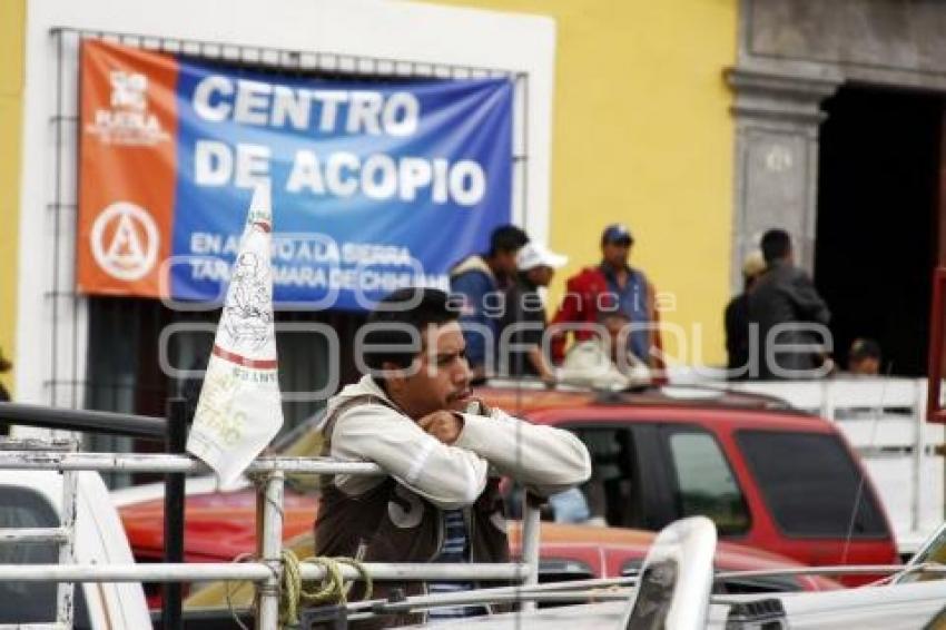 MANIFESTACIÓN ARTESANOS Y COMERCIANTES