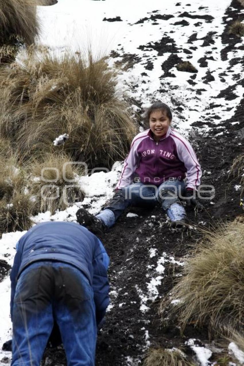 NIEVE EN EL POPOCATÉPETL