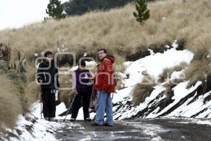 NIEVE EN EL POPOCATÉPETL