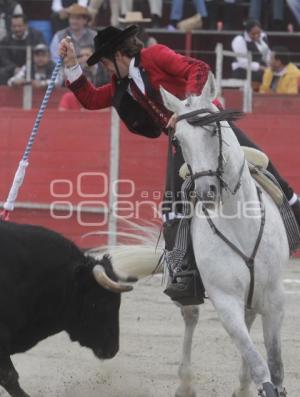 TOROS . PABLO HERMOSO DE MENDOZA