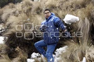 NIEVE EN EL POPOCATÉPETL