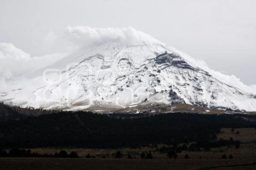 NIEVE EN EL POPOCATÉPETL