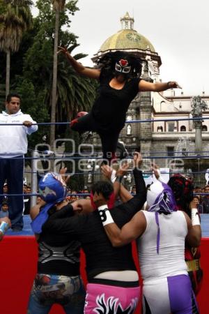 LUCHAS EN EL ZÓCALO