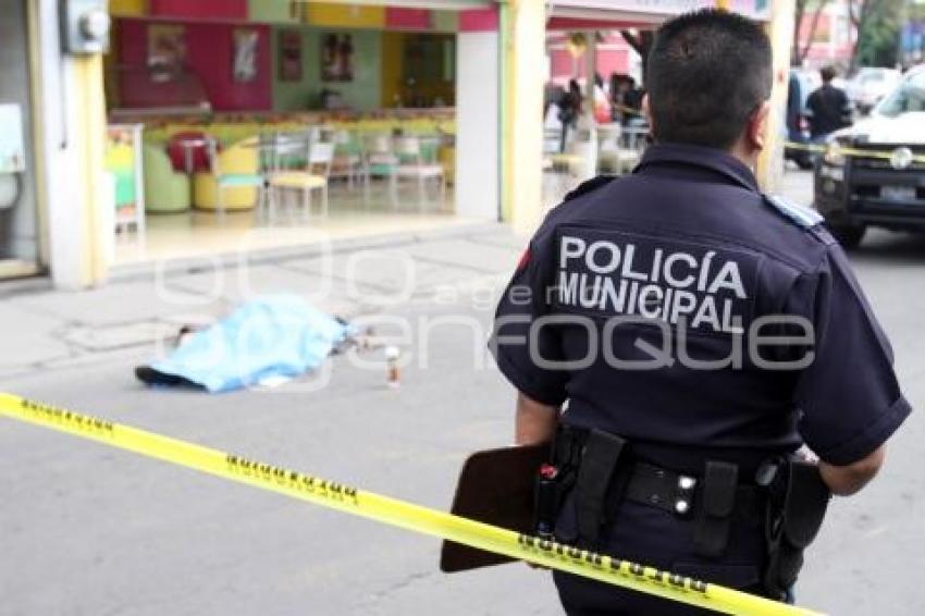 MUERE HOMBRE AL CAER DE EDIFICIO