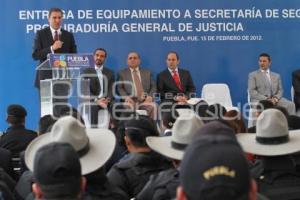 ENTREGAN EQUIPAMIENTO A SEGURIDAD PÚBLICA Y PGJ