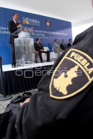 ENTREGAN EQUIPAMIENTO A SEGURIDAD PÚBLICA Y PGJ