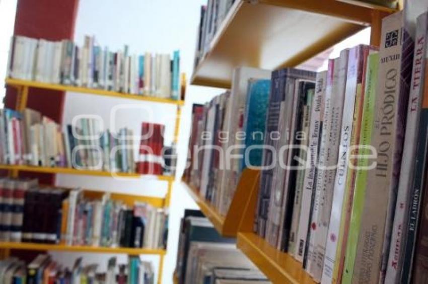 PACO FRAILE INAUGURÓ BIBLIOTECA IMSS