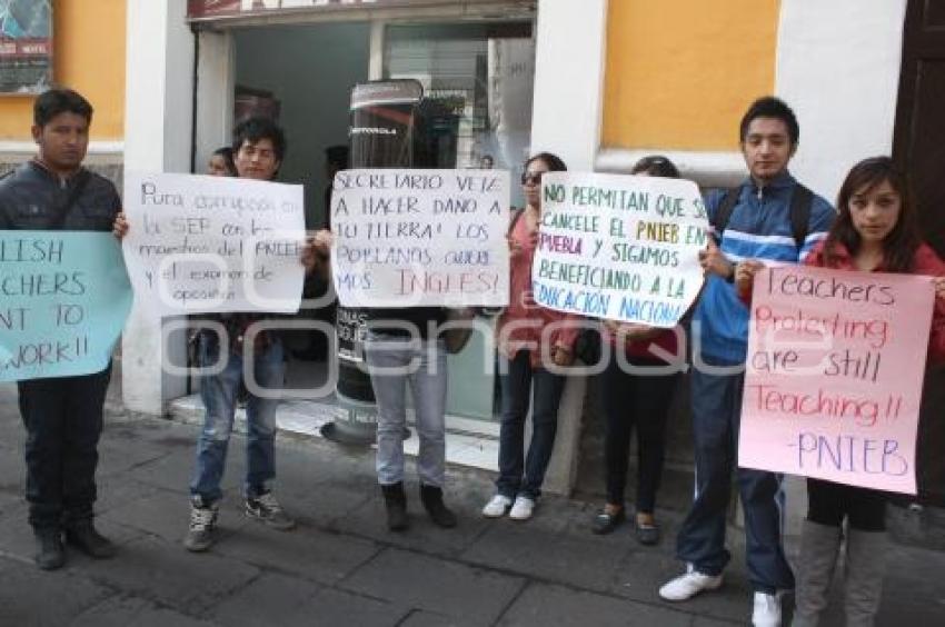 MANIFESTACIÓN MAESTROS DE INGLES