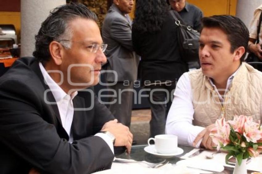 GERARDO ISLAS Y ERNESTO ECHEGUREN