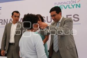 DIF Y FUNDACIÓN DEVLYN ENTREGAN ANTEOJOS