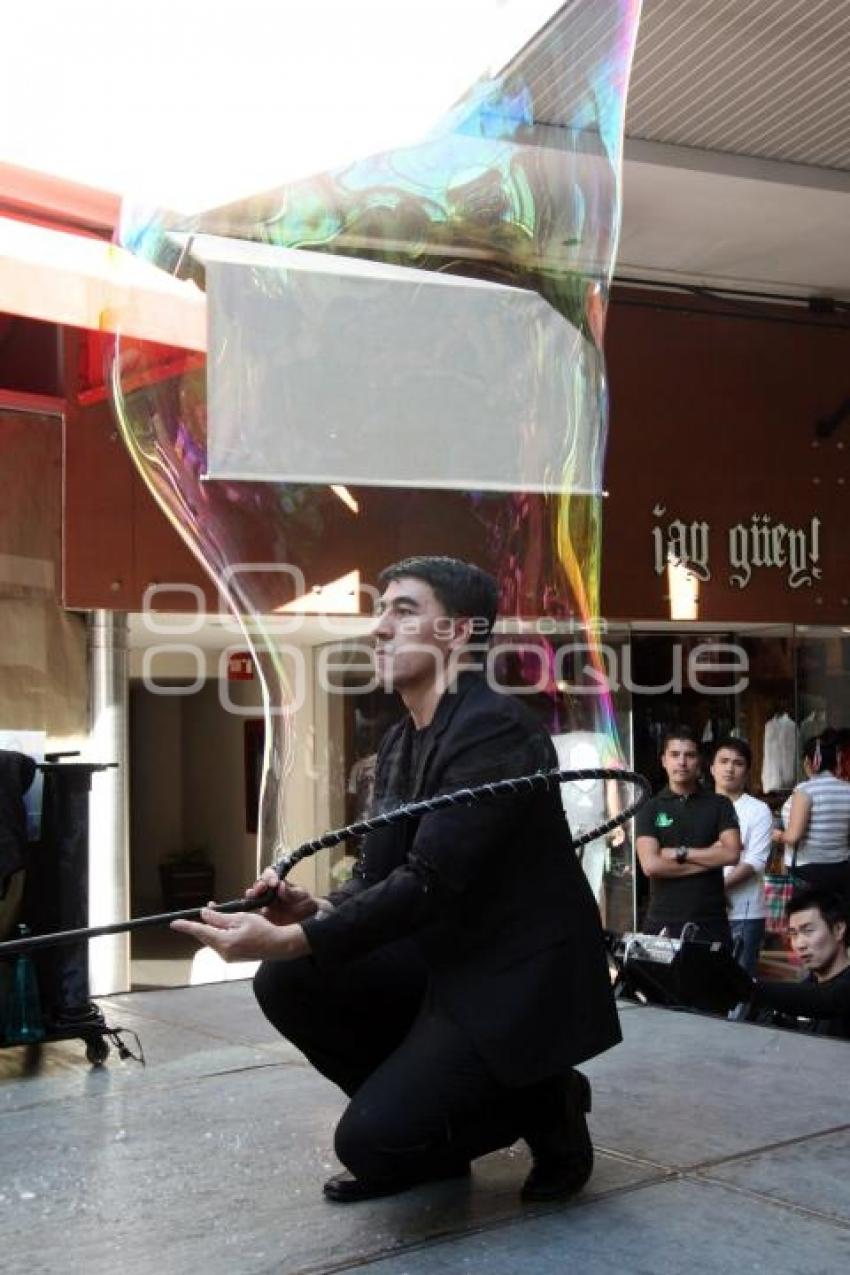 ESPECTACULO GAZILLION BUBBLE SHOW