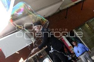 ESPECTACULO GAZILLION BUBBLE SHOW