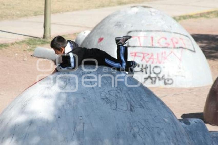 NIÑOS JUGANDO