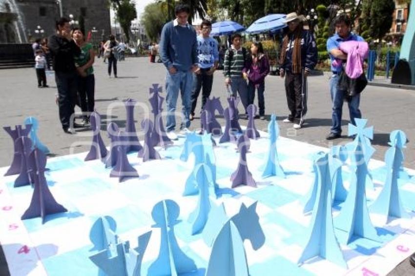 JUEGO DE AJEDREZ GRANDE