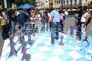 JUEGO DE AJEDREZ GRANDE