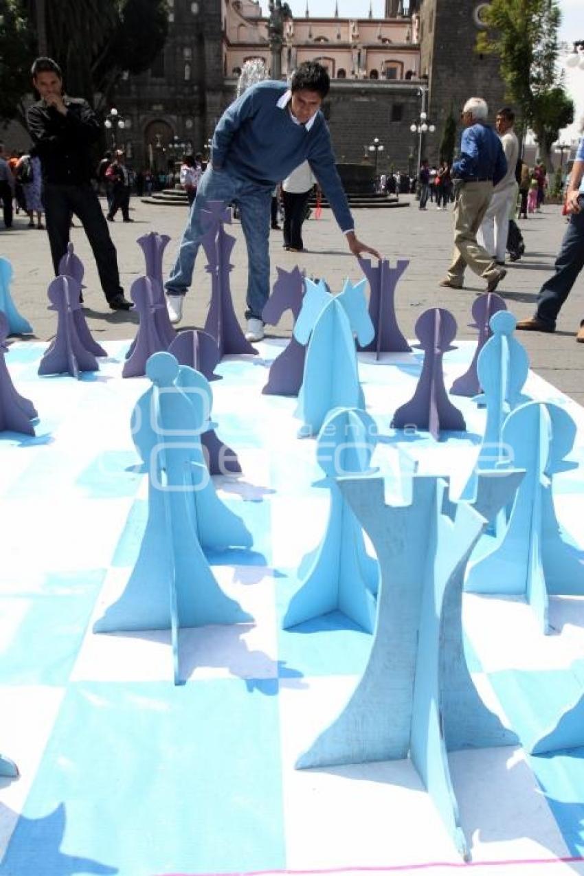 JUEGO DE AJEDREZ GRANDE