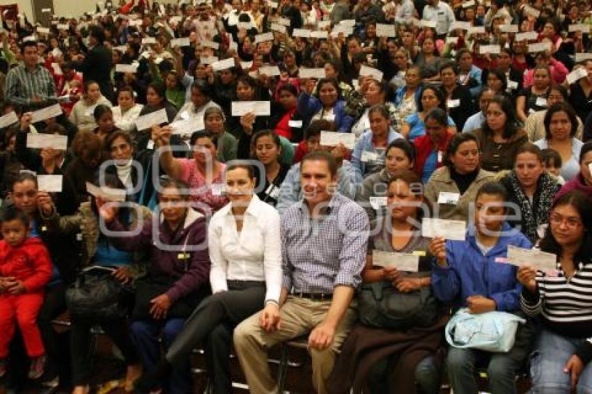 8a ENTREGA CRÉDITO A LA PALABRA DE LA MUJER