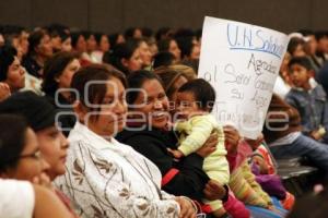 8A ENTREGA CRÉDITO A LA PALABRA DE LA MUJER