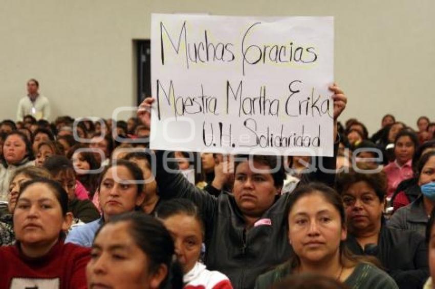 8A ENTREGA CRÉDITO A LA PALABRA DE LA MUJER