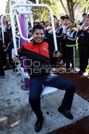 EDUARDO RIVERA INAUGURÓ GIMNASIO