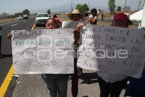 CIERRAN CARRETERA HABITANTES OCOYUCAN