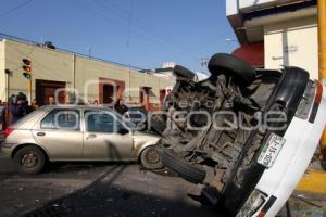 VOLCADURA EN 17 SUR Y 19 PONIENTE