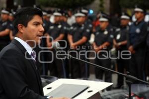 ENTREGA UNIFORMES Y EQUIPO  SEGURIDAD PÚBLICA MPAL