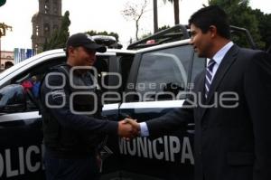 ENTREGA UNIFORMES Y EQUIPO SEGURIDAD PÚBLICA MPAL